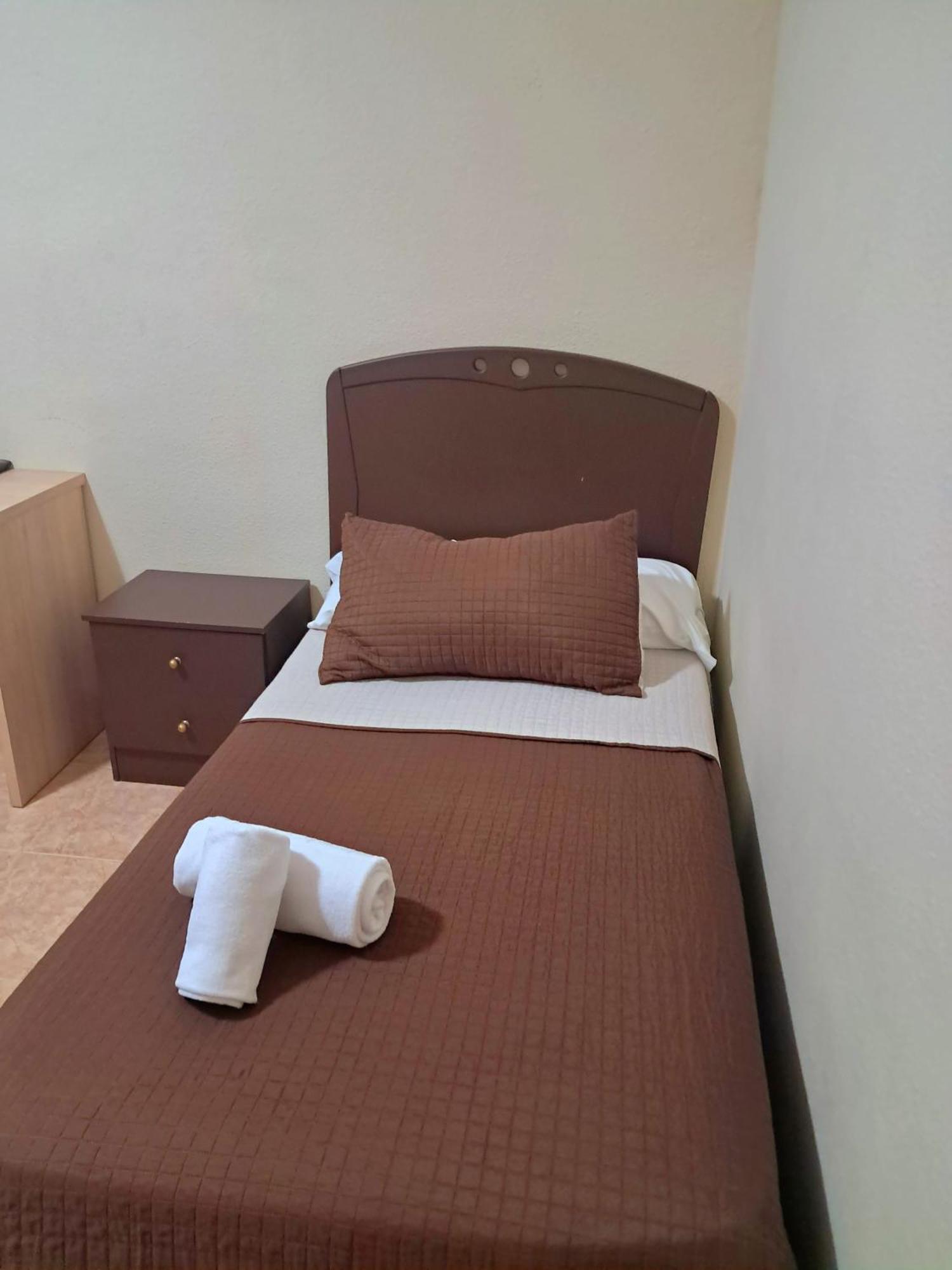 Hostal Dona Maria 발데모로 외부 사진